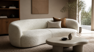 Abgerundetes Sofa: Der Wohntrend 2026 [Bildinhalt mit KI erstellt]